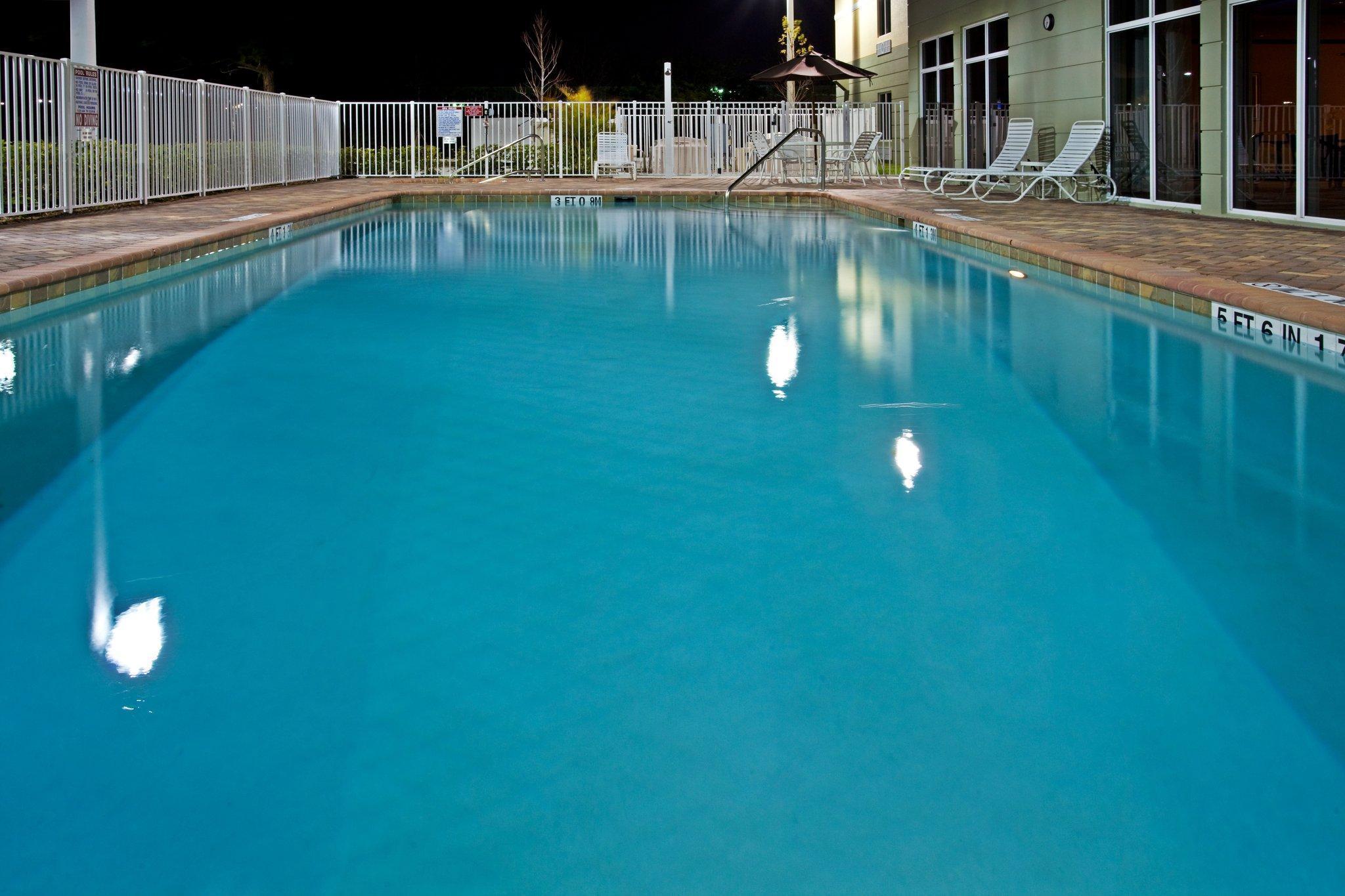 Holiday Inn Express Hotel & Suites Palm Bay By Ihg Zewnętrze zdjęcie
